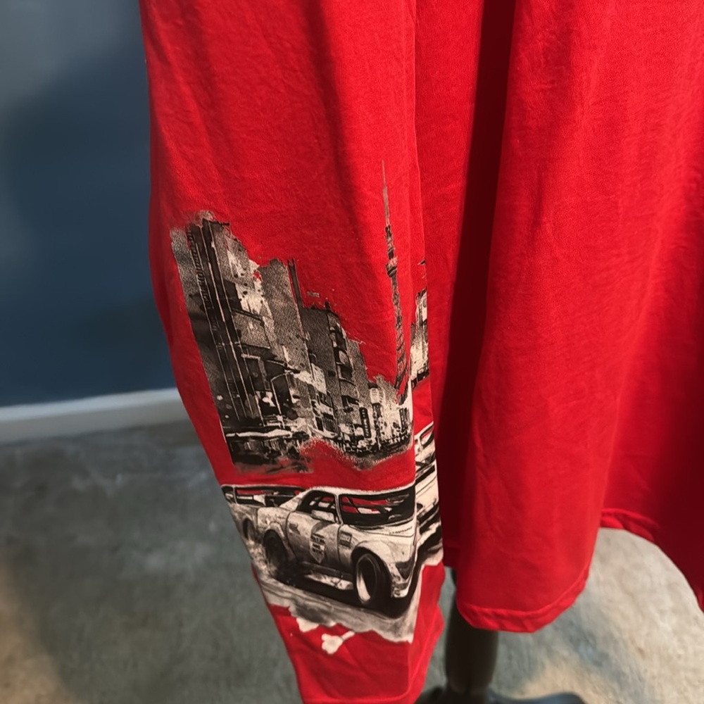 Item 73 NWOT Men Tee W/ Socks Size 3XL - Picture 6 of 7